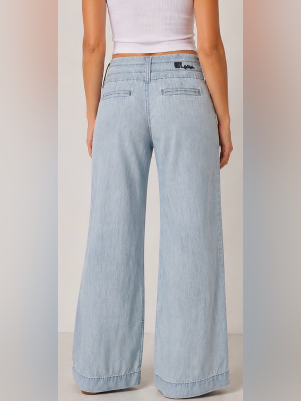 KUT from Kloth Chambray Wide Leg Pants Size 6 Light Wash Drawstring Jeans - Picture 3 of 13
